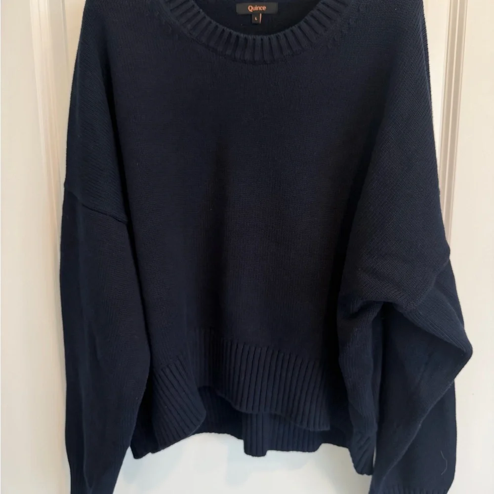 Quince 100% Organic Cotton Boyfriend Crew
Sweater in Navy size Large - Picture 8 of 14